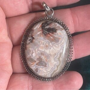 Lace agate crystal pendant